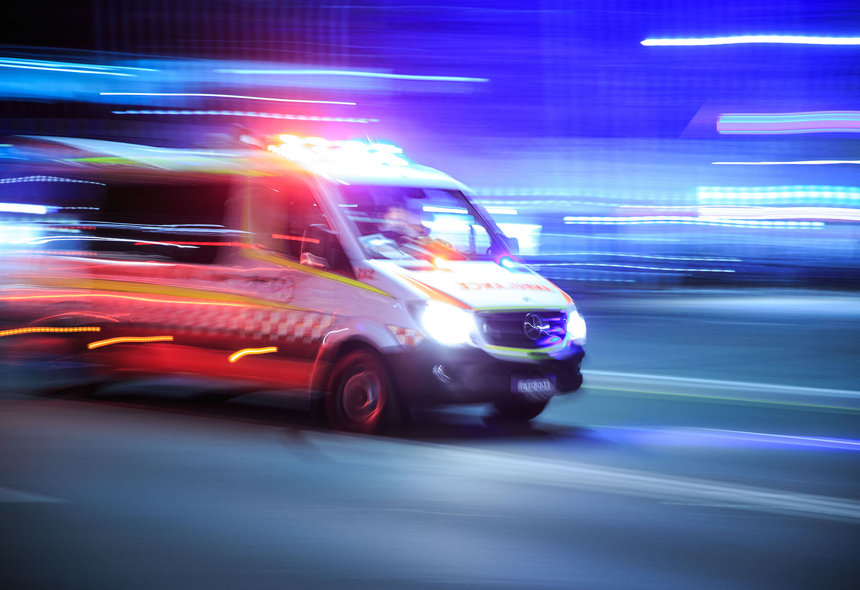 https://www.ambulance.nsw.gov.au/__data/assets/image/0006/552264/Calling-an-Ambulance.jpg